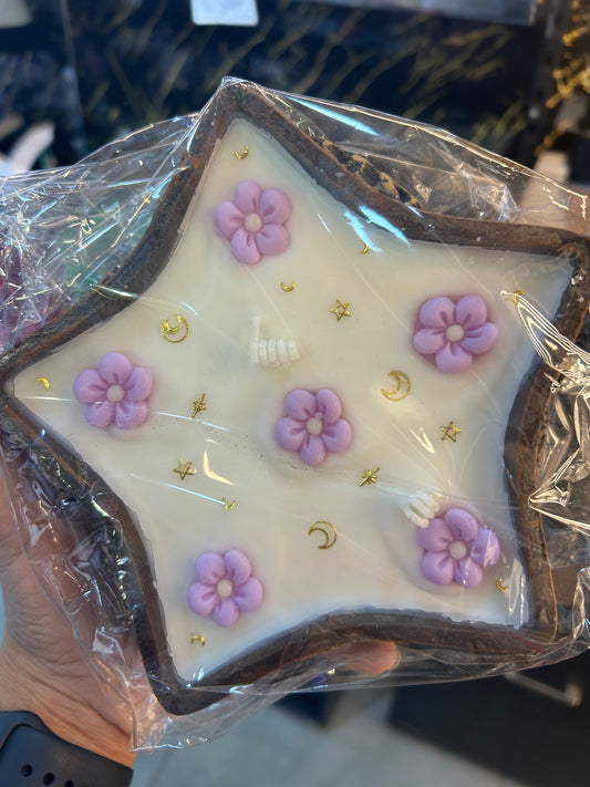 شمعة على شك نجمة