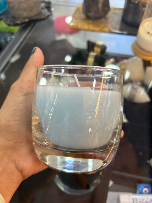 شمع برائحة الخوخ